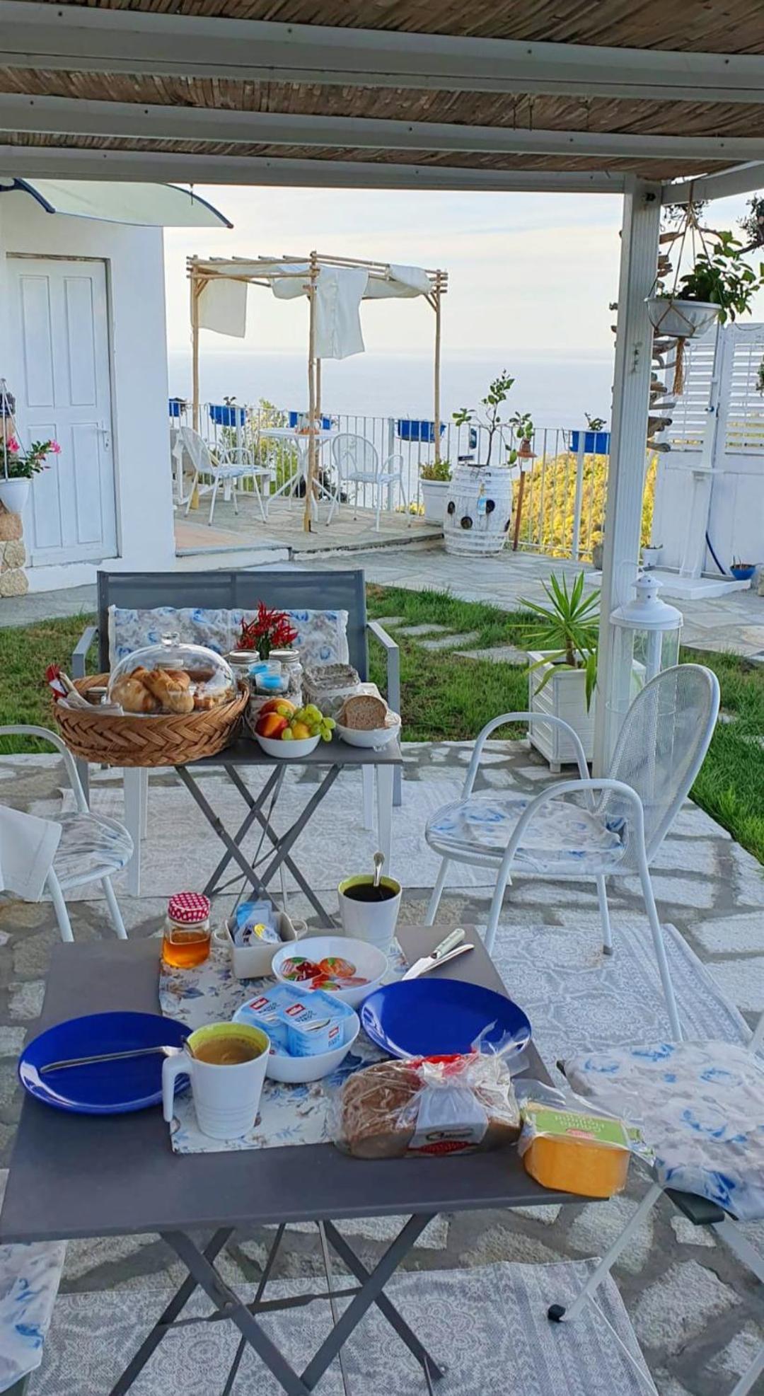 Message In A Bottle Bed And Breakfast Camporosso  Extérieur photo