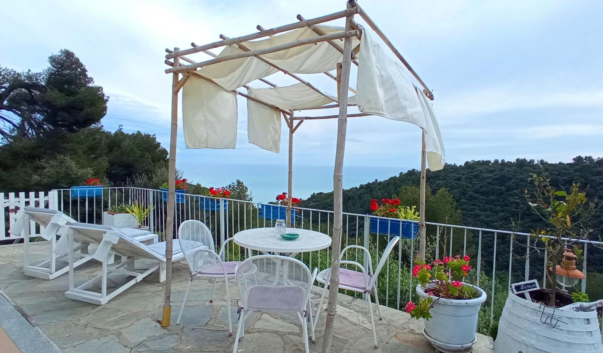 Message In A Bottle Bed And Breakfast Camporosso  Extérieur photo